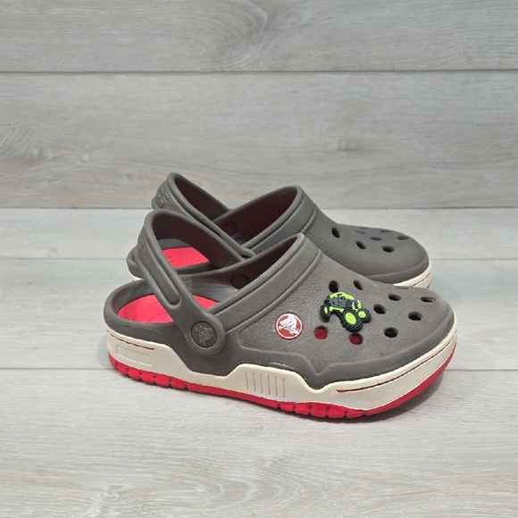 Crocs Kids Gray& Red Clogs Mule Shoes Sz J2 - Picture 1 of 9